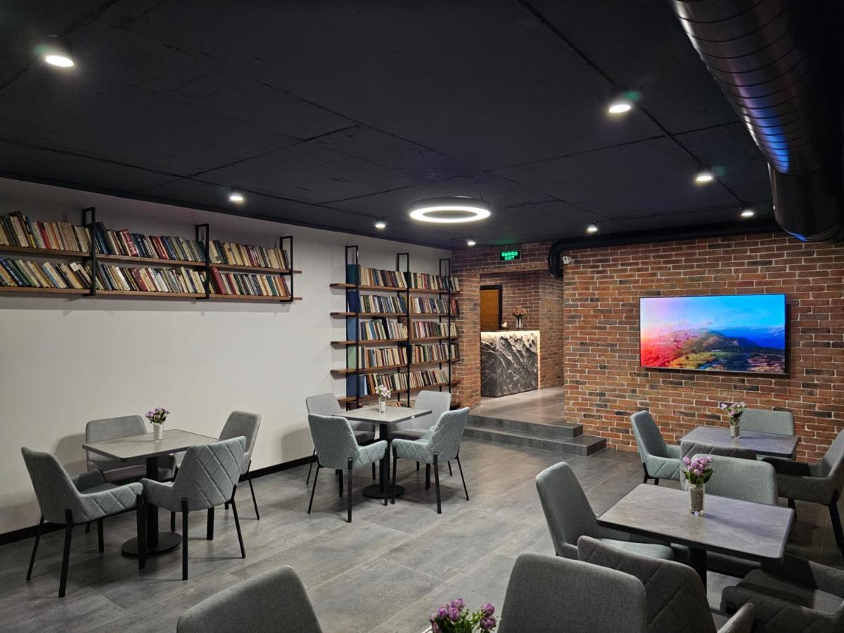 Orion Hostel Jerevan Buitenkant foto